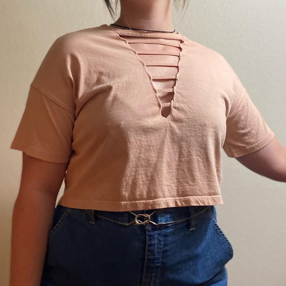 🐽💅🏼Cut-Out V-Neck T-Shirt💅🏼🐽